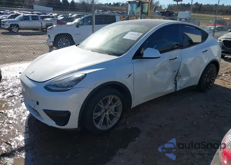 2021 Tesla Model Y Long Range Dual Motor All-Wheel Drive z USA, uszkodzony, nr VIN 5YJYGDEE6MF072841